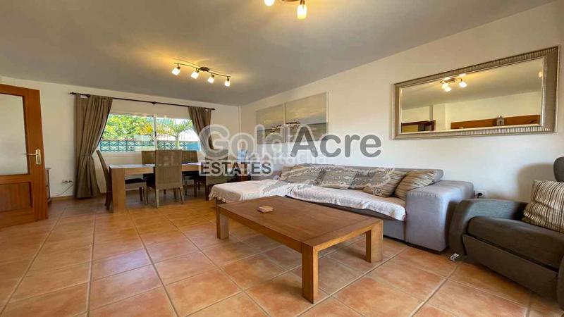 Foto f1273b52-07a2-41de-8655-240a53bdf4ef. Casa en Corralejo Oliva (La)