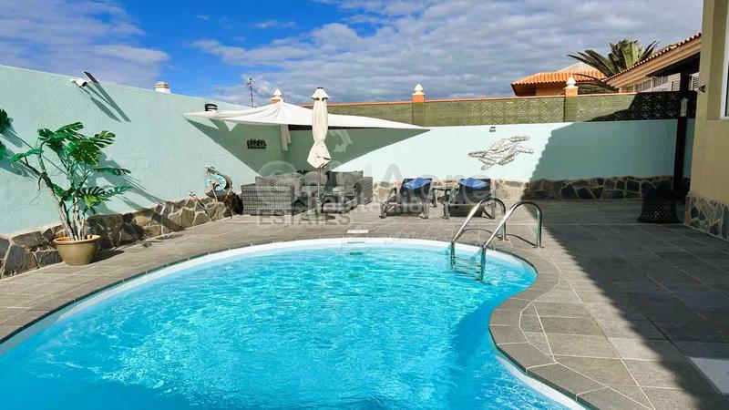 Foto a49e84ea-9e81-4979-935c-16fbdad5d8b5. Casa en Corralejo Oliva (La)