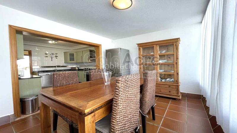 Foto b9948a91-600f-43ce-afab-cd9d55f3f431. Casa en Corralejo Oliva (La)