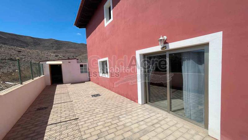Foto 423ff7d7-d0a7-40a2-918e-5b4adad14aa2. Casa en Gran Tarajal Tuineje
