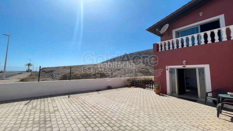 Foto 8a988187-7de5-43c2-b543-9a11f23bb182. Casa en Gran Tarajal Tuineje