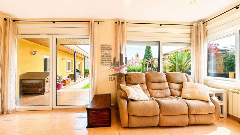 Foto 1271fa30-95dc-4567-83be-a6778b890951. Casa amb calefacció aparcament a Peralada