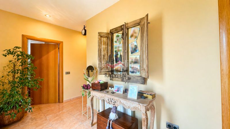 Foto 2e7c2077-4d4a-48bc-8def-4dbf2589c157. Casa amb calefacció aparcament a Peralada