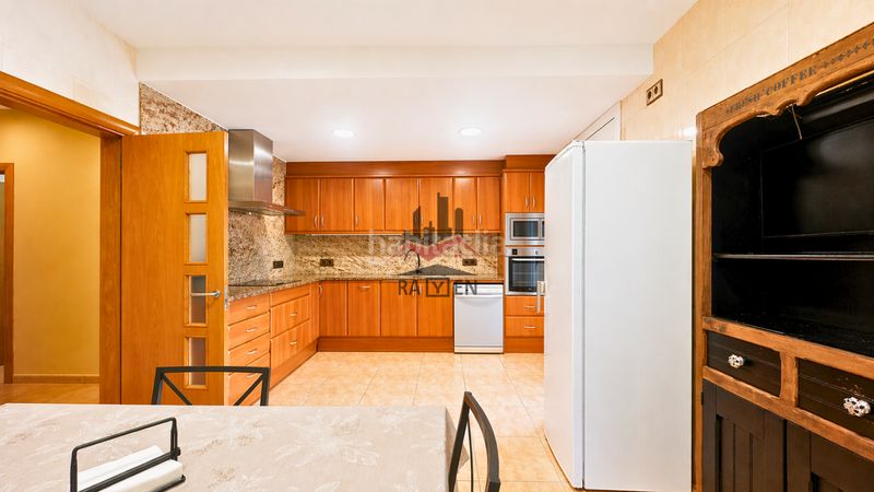 Foto 5521a968-7d2b-4d36-aef6-1c26c8cad274. Casa amb calefacció aparcament a Peralada