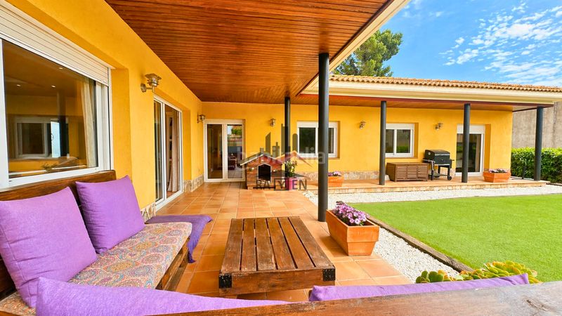 Foto 62d0bbde-c99c-4efa-8a22-571580e5d128. Casa amb calefacció aparcament a Peralada