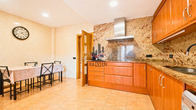 Foto a213024d-1580-4051-87fc-023f8984c647. Casa amb calefacció aparcament a Peralada