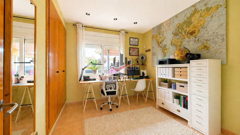 Foto a7d50b6b-78c6-47e0-b434-2c3c8a85220a. Casa amb calefacció aparcament a Peralada