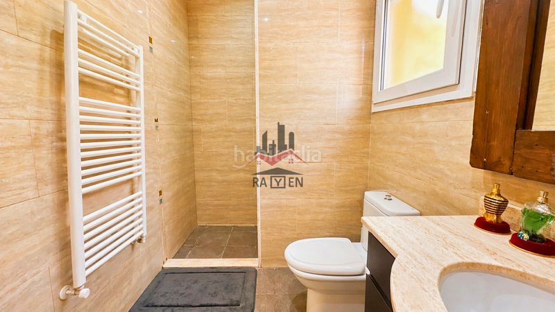 Foto beff83c3-3dce-4072-bc60-017ea2ca1dd7. Casa amb calefacció aparcament a Peralada