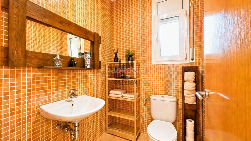 Foto c9293b83-9e7b-4b12-b04c-68aa959c6797. Casa amb calefacció aparcament a Peralada