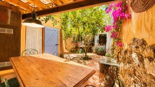 Mas  De cristòfor colom. Casa con encanto en el alt empordà, rehabilitada y lista para en