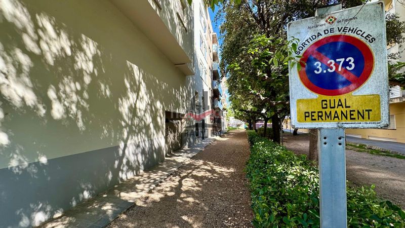 Foto d95de242-057e-4c76-9b76-9af5555fc873. Local comercial a rocabertí 39 a Creu de la Mà Figueres