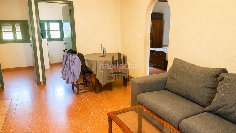 Foto 2f82bd3a-4717-45cf-bb21-9a411d4fcba2. Casa adossada amb aparcament a Riumors
