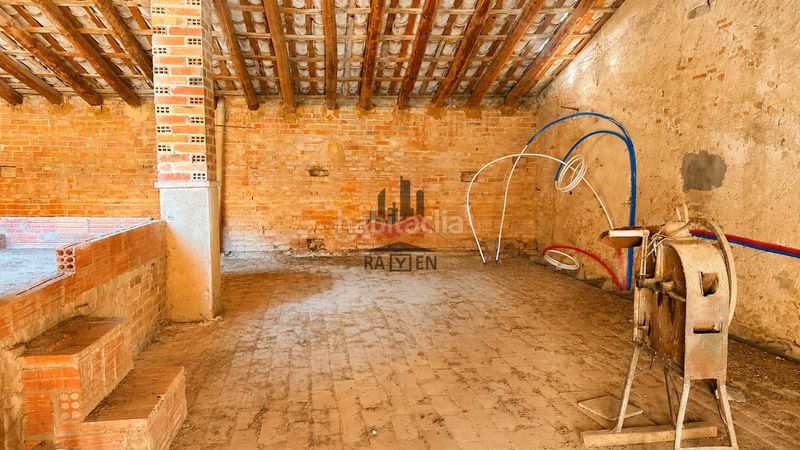 Foto 689fe249-4dad-4186-80b7-f8f5caae7b5a. Casa adossada amb aparcament a Riumors
