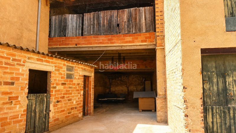 Foto c4284a3d-5ab1-4c5f-b366-879a28e41337. Casa adossada amb aparcament a Riumors