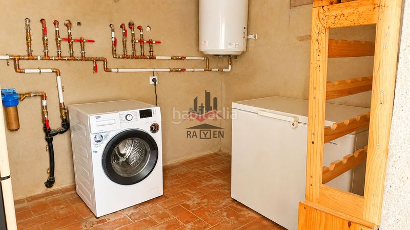 Foto efda8569-92f1-4fcb-95d4-fe07ceacf636. Casa adossada amb aparcament a Riumors