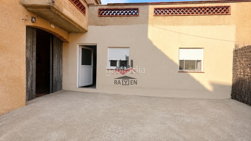 Foto 4324ef02-fc25-449a-ab55-df2c77c419d0. Casa adossada amb aparcament a Riumors