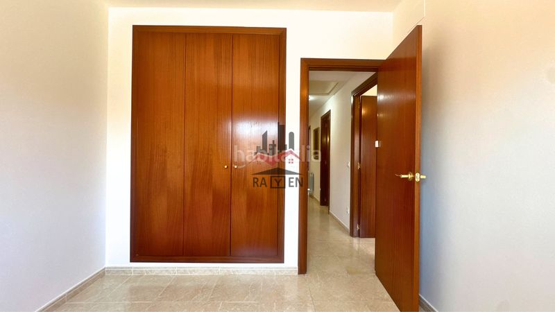 Foto 1b5f5fd4-eb76-4bd0-a0e1-1ef00133239f. Casa adossada amb calefacció aparcament a Poble Nou-Olivar Gran Figueres