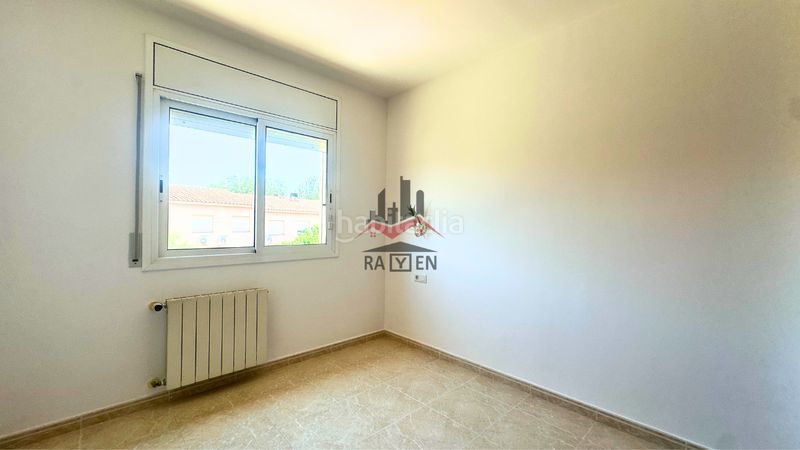 Foto 399bafd7-2a00-4845-a6c7-2f17ec153e54. Casa adossada amb calefacció aparcament a Poble Nou-Olivar Gran Figueres