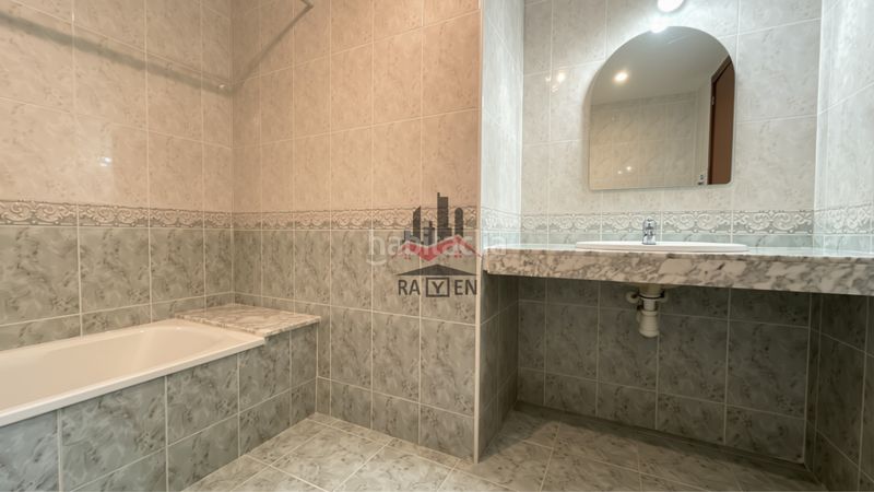 Foto f6abe024-f72b-4aab-9cd0-92dd5b36d745. Casa adossada amb calefacció aparcament a Poble Nou-Olivar Gran Figueres