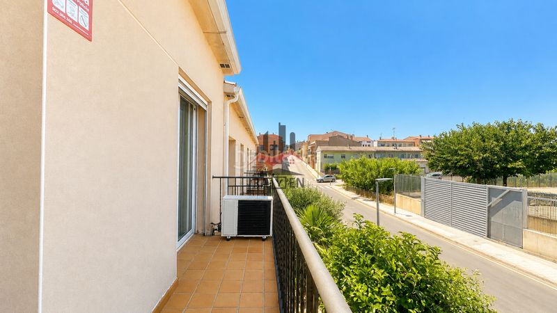Foto fdaadee2-5e49-43f3-88a6-ab33654429db. Casa adossada amb calefacció aparcament a Poble Nou-Olivar Gran Figueres