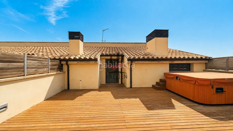 Foto 1f8f94a7-ea07-4d41-9a76-2f6b69265152. Rent duplex with heating parking in Centre Figueres