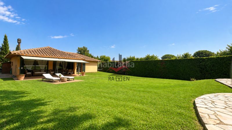 Foto 36a28672-14a4-413e-9fb8-3ae1aff42af0. Chalet avec chauffage parking dans Navata