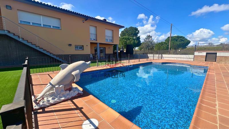 Foto d3670fde-d789-406d-b473-ffcb8d9a9565. Casa una oportunidad única de vivir en una casa espectacular ! en Vilamalla