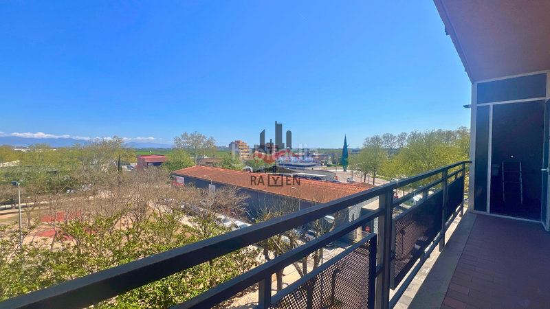 Foto e771dee2-6f3d-4a1a-aacf-d7ad056a98ec. Flat with heating in Creu de la Mà Figueres