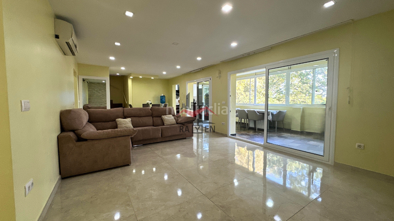 Foto f89c43e4-d699-4eea-90d4-f9928daa0987. Reihenhaus in Vilafant