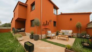 Casa  Espolla. Donde la comodidad y la tranquilidad se encuentran tu nuevo hoga