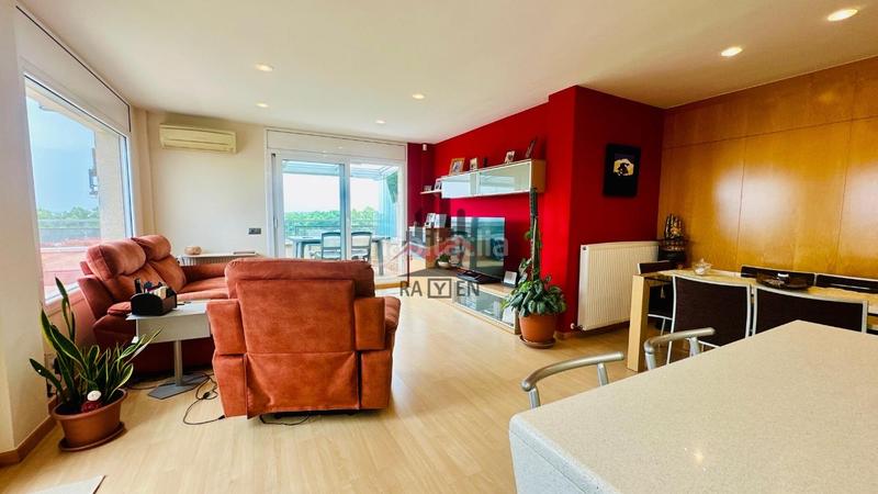 Foto 2a7c9c41-c1d0-4477-becd-fc48b75204e8. Ático  exclusivo con terraza perimetral y vistas panorámicas en Figueres