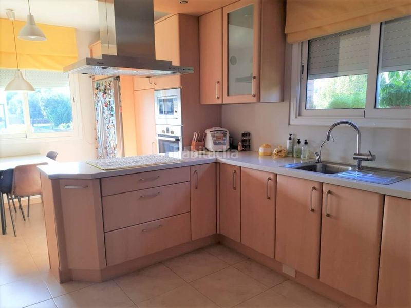 Foto a06375af-d9e6-4b95-b0d1-70fc93ebe6de. Casa amb calefacció aparcament a Castellarnau Sabadell