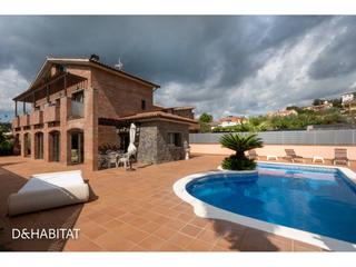 Maison dans Viladecavalls. Casa en venta en viladecavalls