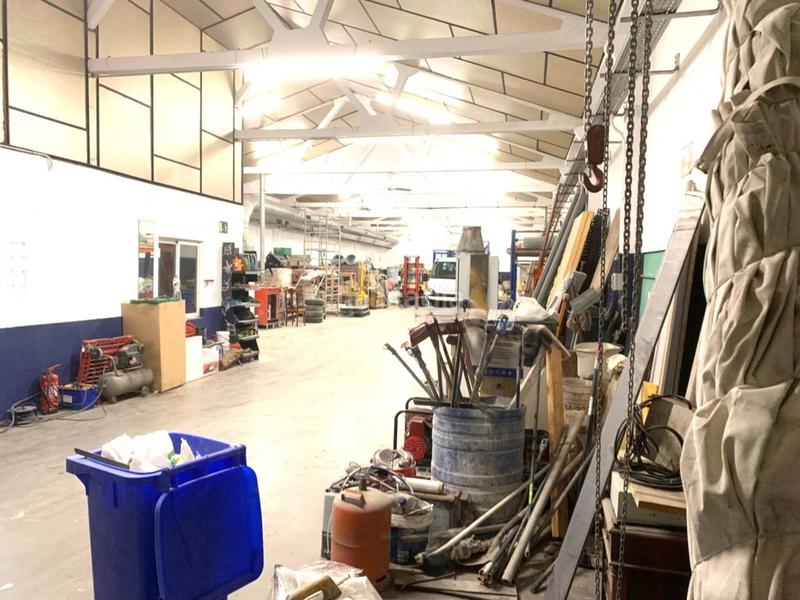 Foto f42e366b-60bc-4fa7-8122-0b4a8daa7431. Bâtiment à usage industriel dans Gràcia Sabadell