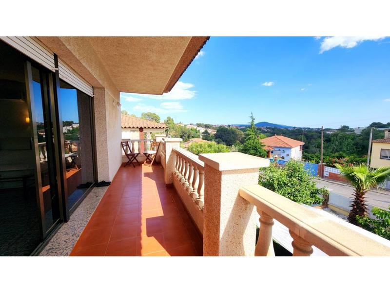 Foto 4778284d-5d0d-436b-afaf-15cf76e7b48a. Casa  en venta en Castellbisbal