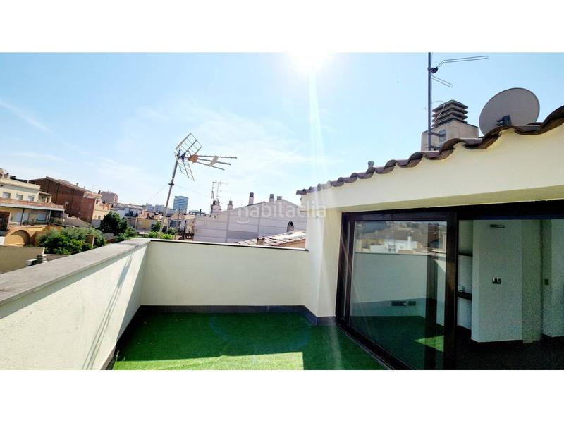 Foto 2f1d1cdc-32b7-42d8-9021-6b728d462685. Casa adossada amb calefacció aparcament a Centre Sabadell