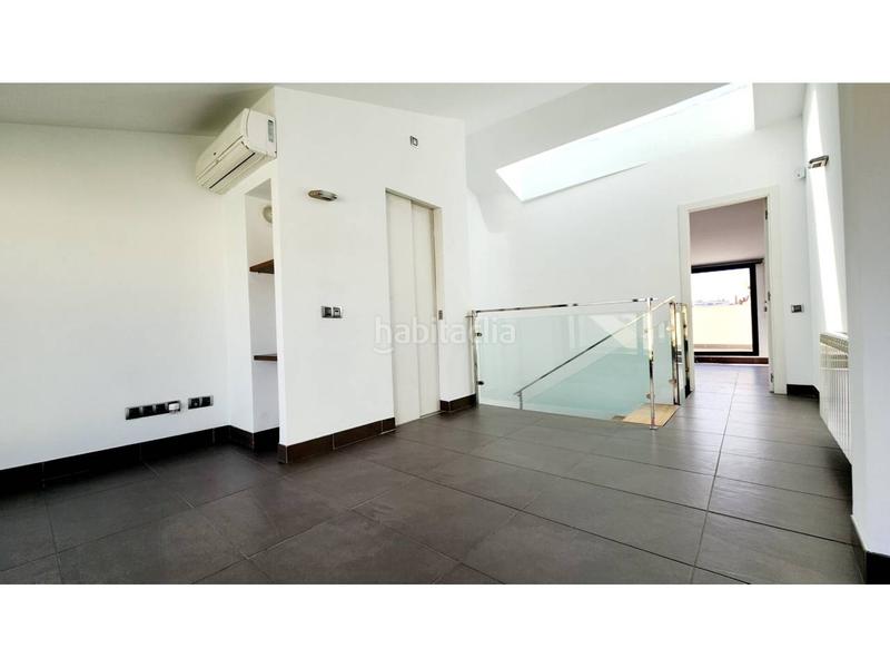 Foto a9d4f8a5-6770-48dd-8131-80abbb0edcda. Casa adossada amb calefacció aparcament a Centre Sabadell