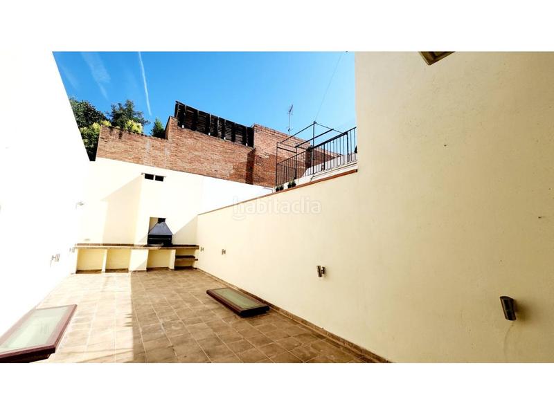 Foto d5a0f72e-ef5e-455a-b246-2993dc753393. Casa adossada amb calefacció aparcament a Centre Sabadell