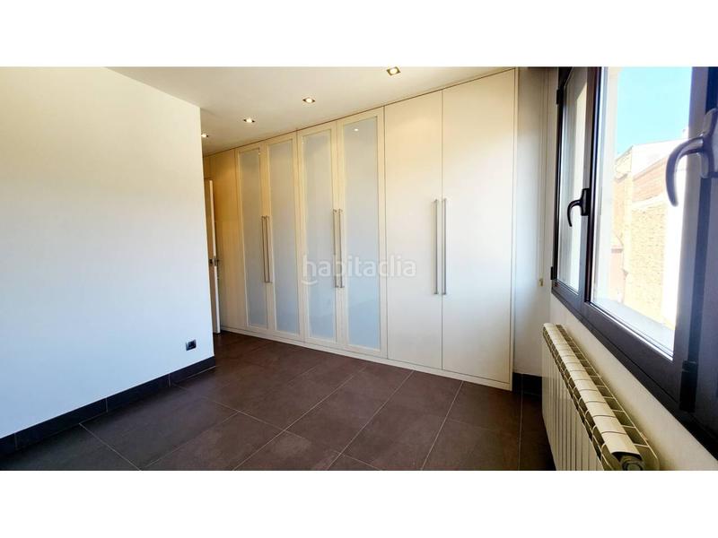 Foto e7c73ab0-81f9-47a8-8841-f70b915f50b4. Casa adossada amb calefacció aparcament a Centre Sabadell
