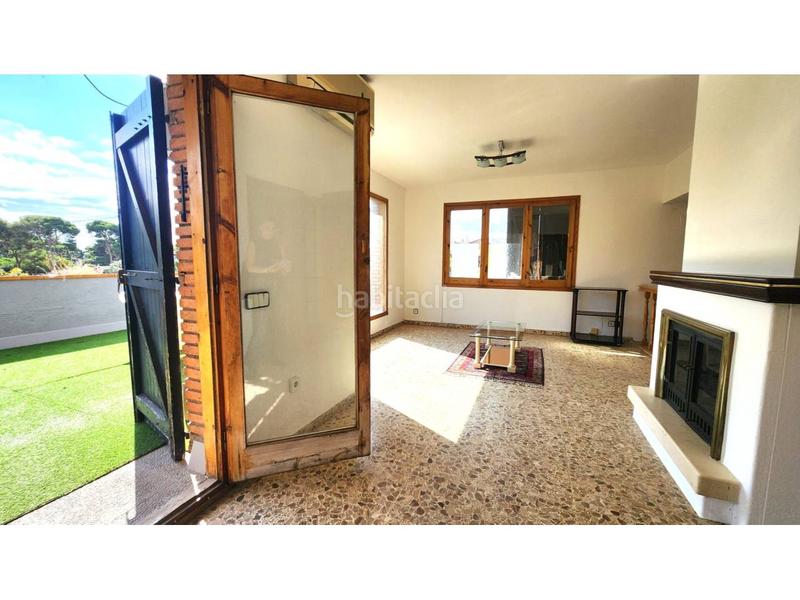 Foto 5e1cbf91-874c-4e87-80dc-e29364eb83b1. Casa actualmente dos viviendas en una, con facilidad para volver a tener una unica vivienda. en Barberà del Vallès