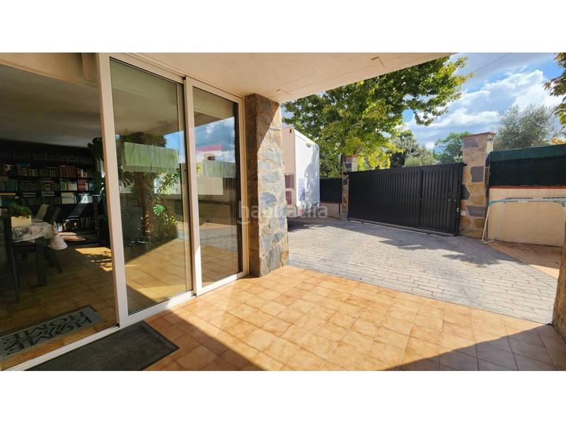 Foto a019a54e-0d95-40a4-b395-163601032cd4. Casa actualmente dos viviendas en una, con facilidad para volver a tener una unica vivienda. en Barberà del Vallès