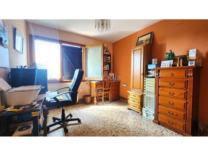 Foto aa43b53d-79f9-4647-9f7c-cd06f05cab41. Casa actualmente dos viviendas en una, con facilidad para volver a tener una unica vivienda. en Barberà del Vallès