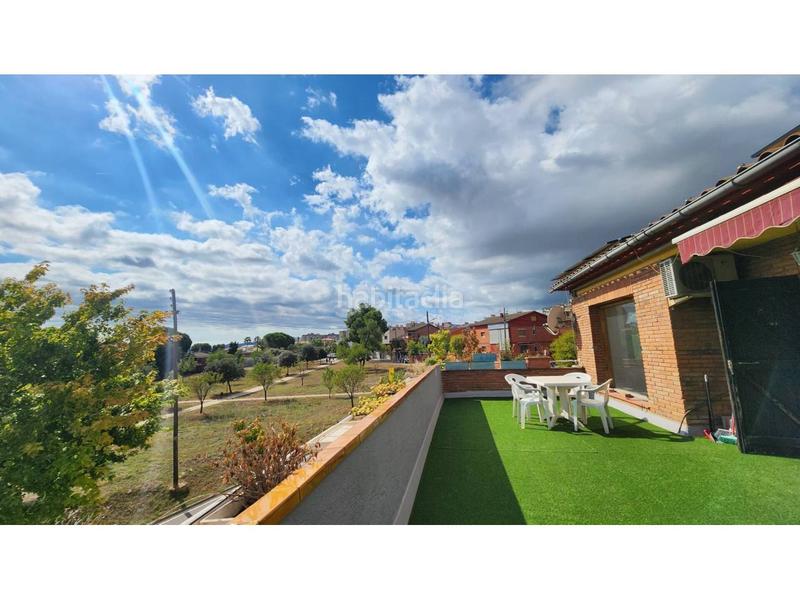 Foto c383110e-e407-4fb4-a59f-317ff6ed5c66. Casa actualmente dos viviendas en una, con facilidad para volver a tener una unica vivienda. en Barberà del Vallès