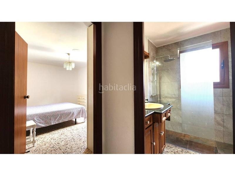Foto d3ad05a2-adc5-49ec-8c31-d4d0f0c67d26. Casa actualmente dos viviendas en una, con facilidad para volver a tener una unica vivienda. en Barberà del Vallès