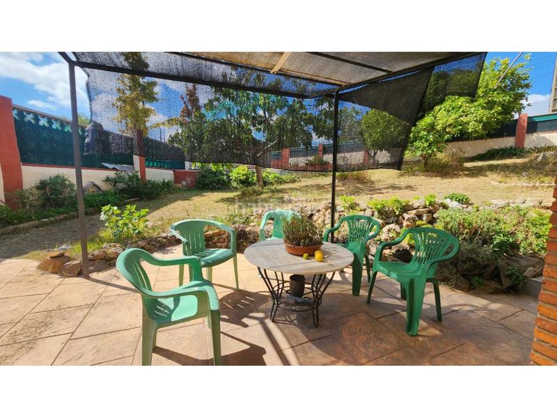 Foto d5d740ad-bd25-4885-be0b-fb246294c040. Casa actualmente dos viviendas en una, con facilidad para volver a tener una unica vivienda. en Barberà del Vallès