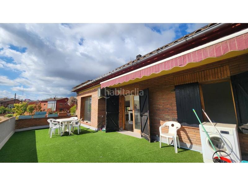 Foto dbbfbe7e-b753-4c9f-b7a8-bc3fbe6dfa86. Casa actualmente dos viviendas en una, con facilidad para volver a tener una unica vivienda. en Barberà del Vallès