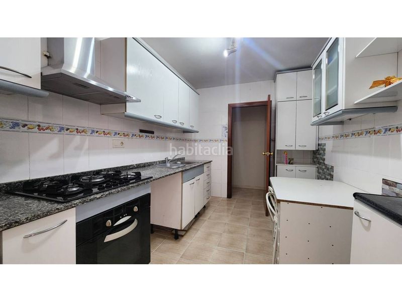 Foto 6048f71f-ffdd-4a78-af39-4c3320781eb7. Pis amb calefacció aparcament a Roc Blanc Terrassa