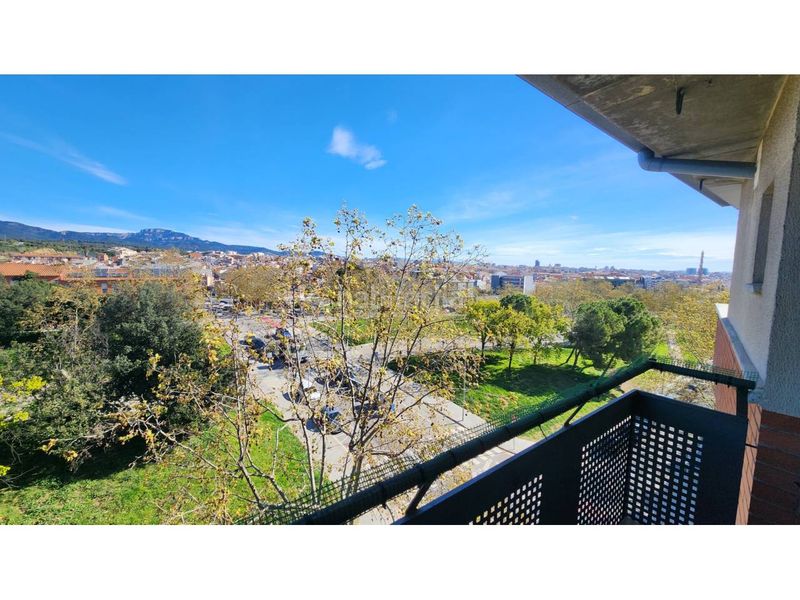 Foto 9e96fa28-57d7-49b7-8c53-86efde5691f2. Pis amb calefacció aparcament a Roc Blanc Terrassa