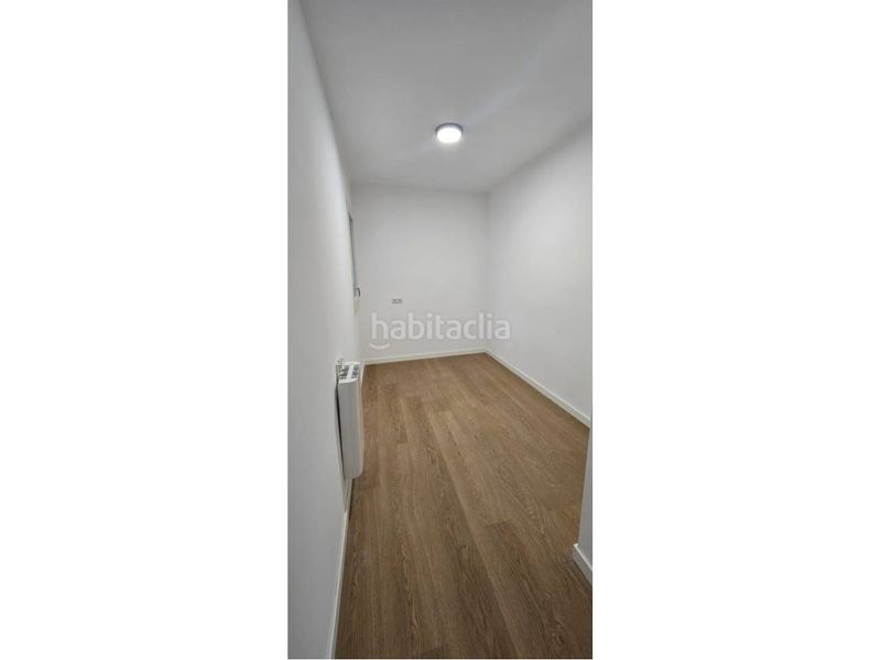 Foto 38e4e193-d14a-4187-b38e-04553419559e. Àtic amb calefacció a Progrés Rubí
