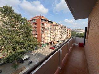 Flat in Cementiri Vell. Piso en vallparadis, ubicación privilegiada